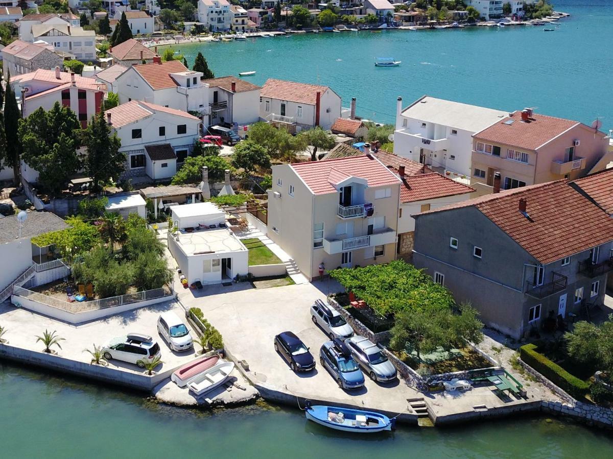 Apartments Villa Judita Blace Buitenkant foto